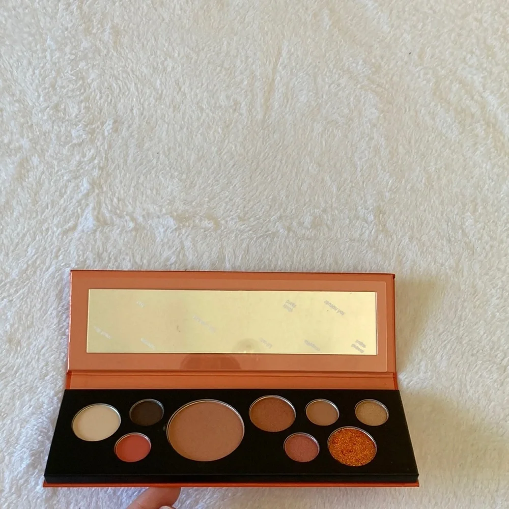 Fill up Orange Touch in Sol Eyeshadow